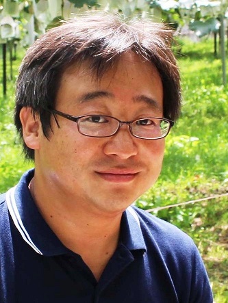成島 哲也